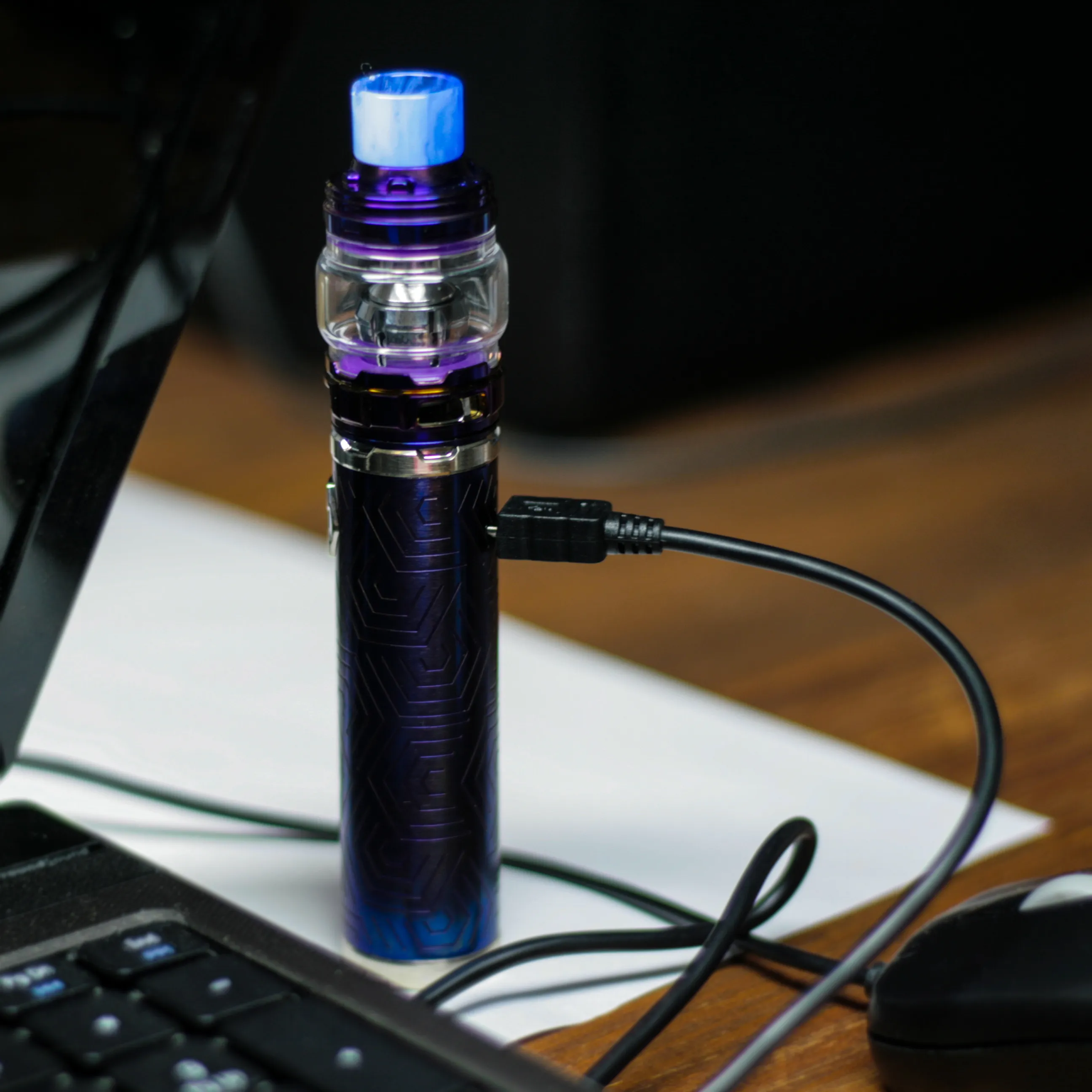 Как заряжать электронную сигарету? Фото-1