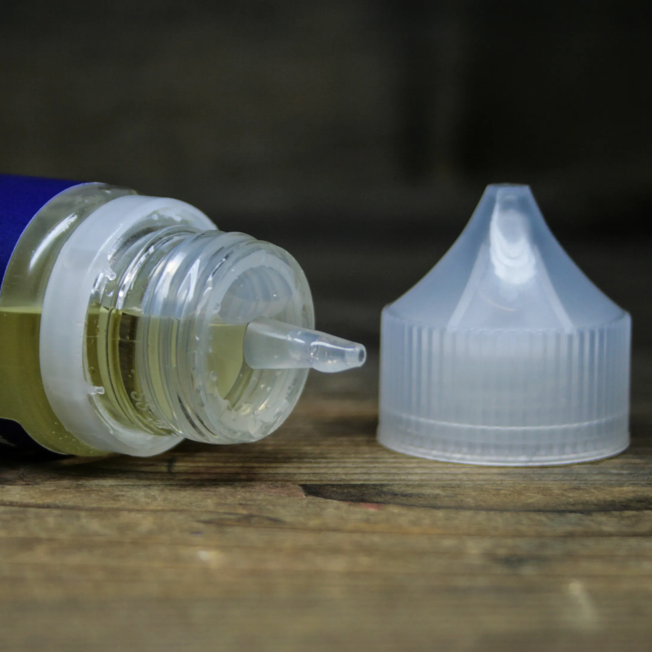 Як відкрити флакон з рідиною для електронних сигарет Фото-4