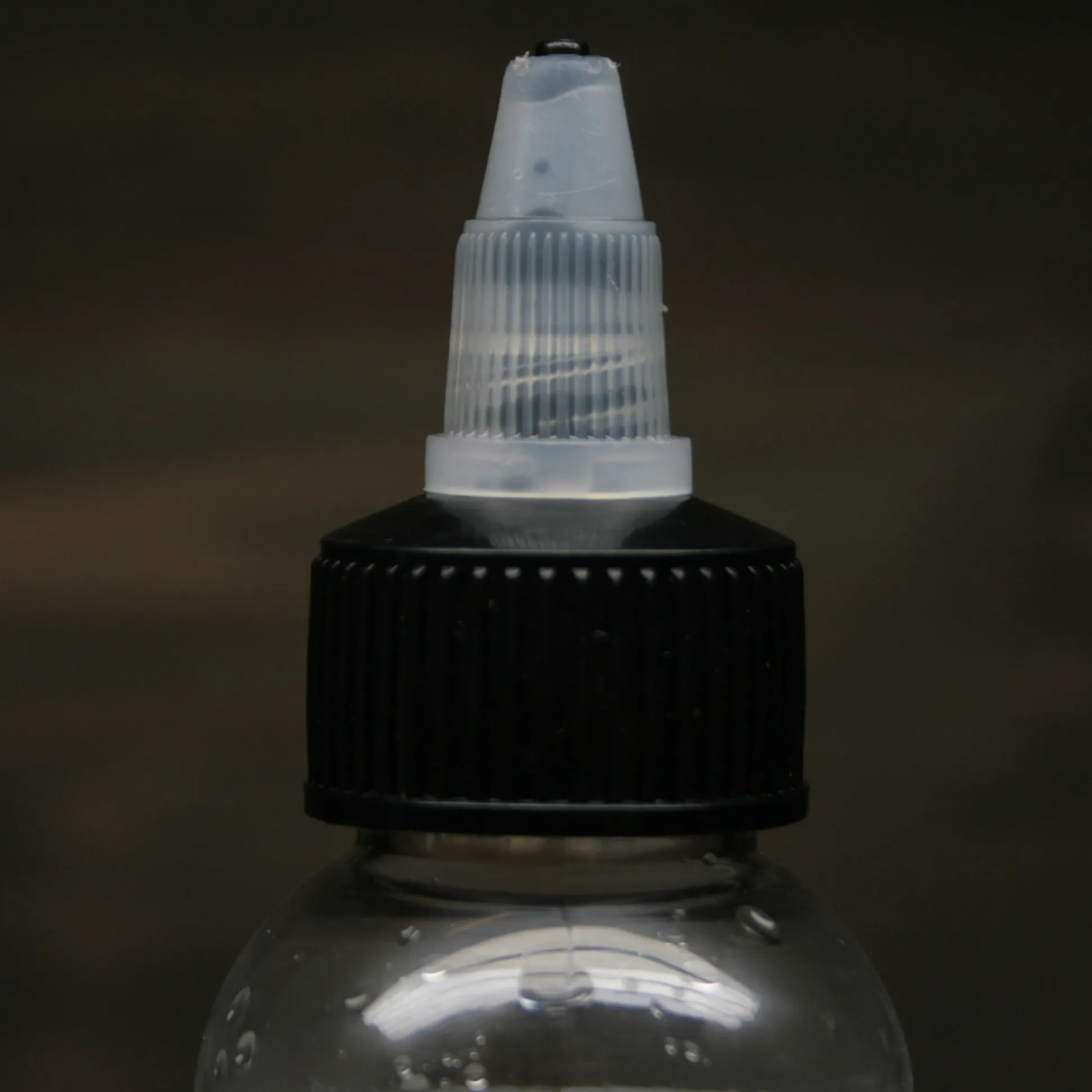 Як відкрити флакон з рідиною для електронних сигарет Фото-5