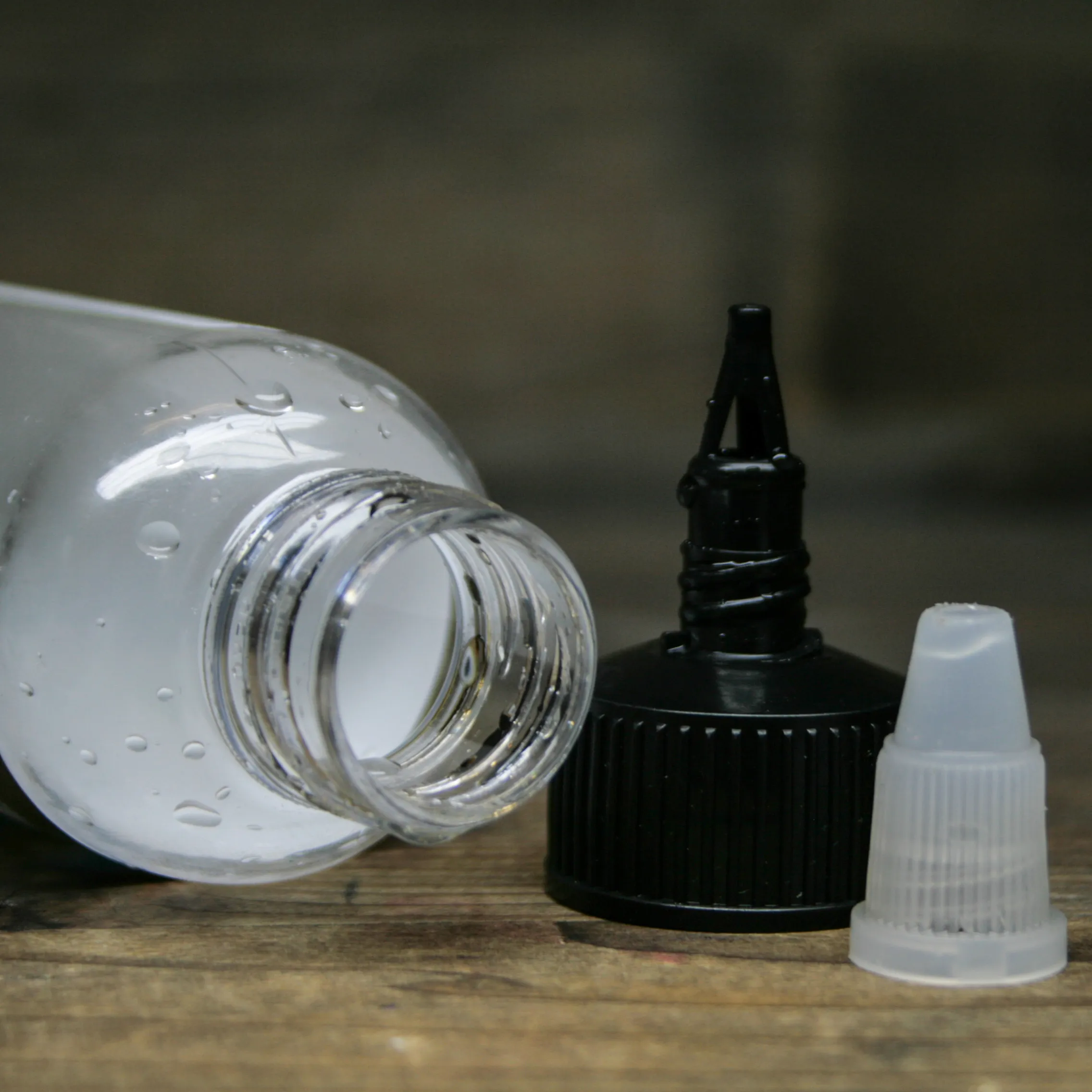 Як відкрити флакон з рідиною для електронних сигарет Фото-6