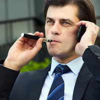 Вейпінг на роботі: що потрібно знати