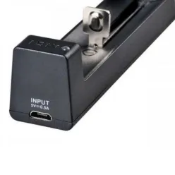 Універсальний зарядний пристрій XTAR - MC1