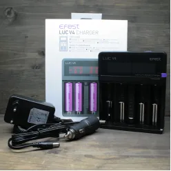 Універсальний зарядний пристрій Efest - LUC V4 Charger
