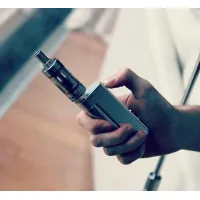 Південноафриканська влада пропонує нові правила, що стосуються вейпінгу