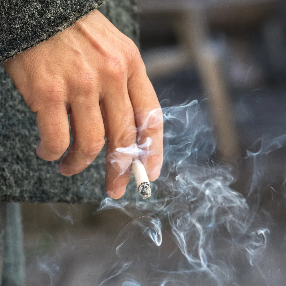 Чому треба кинути палити?